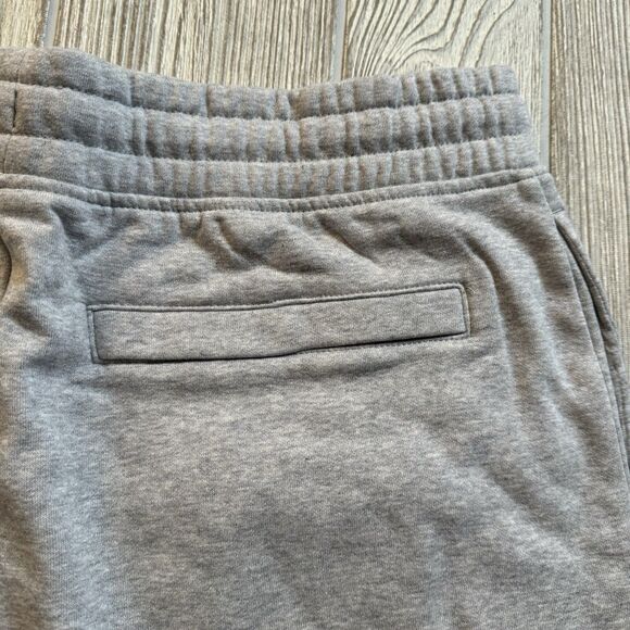 Gymshark Crest Shorts Men’s XXL Lt Gray Marl Logo Soft Pockets 7” Inseam New - Picture 6 of 8